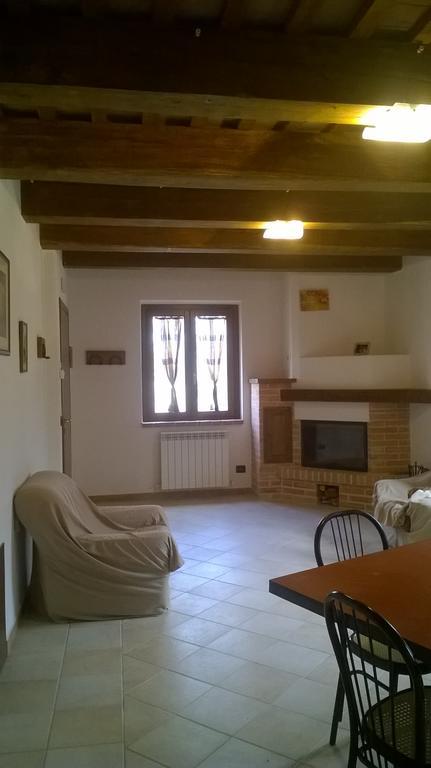 Il Gelso Rosso Apartman Comunanza Kültér fotó